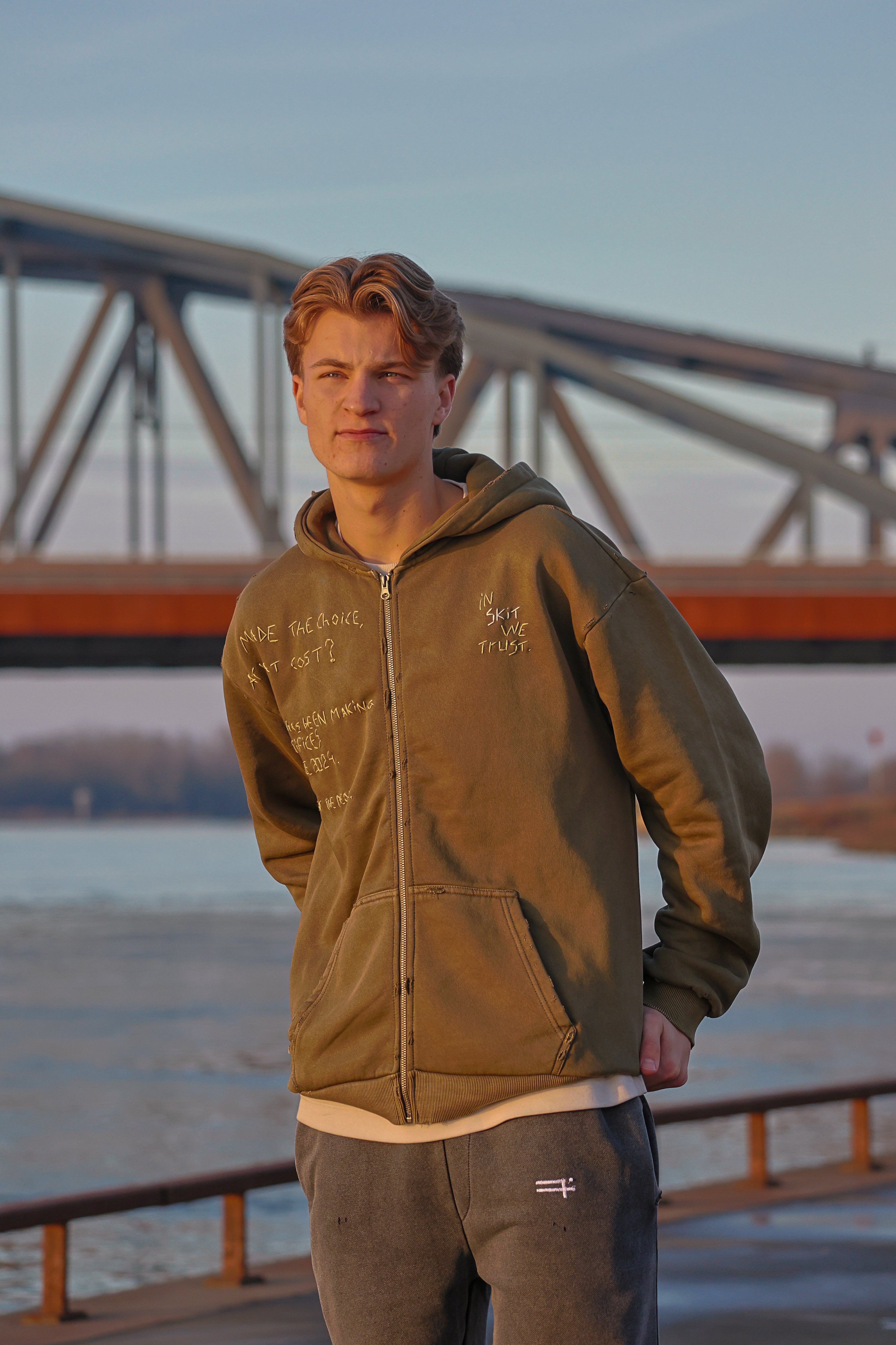 "CHOIIICES" zip-hoodie