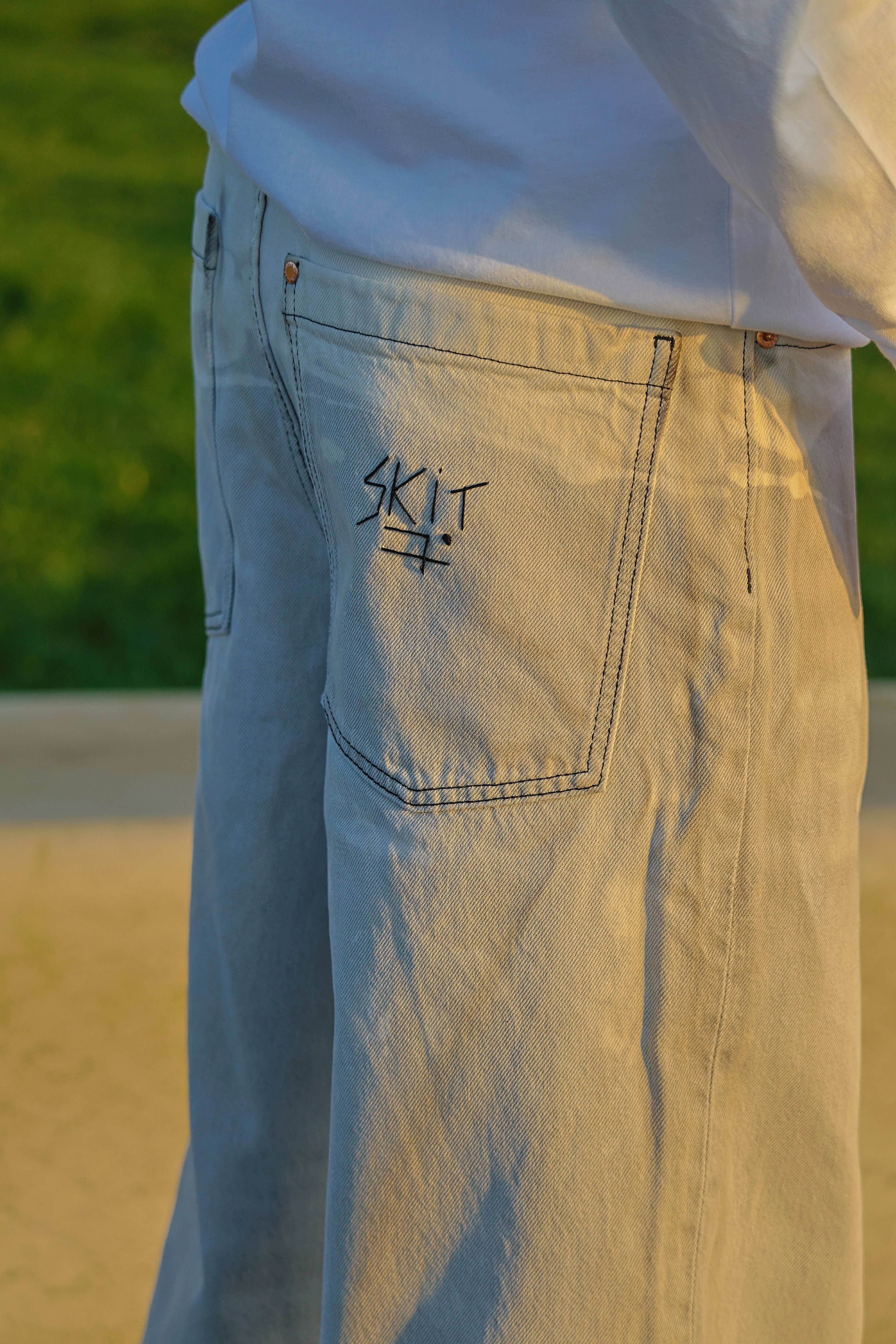 "VOIIID" jeans
