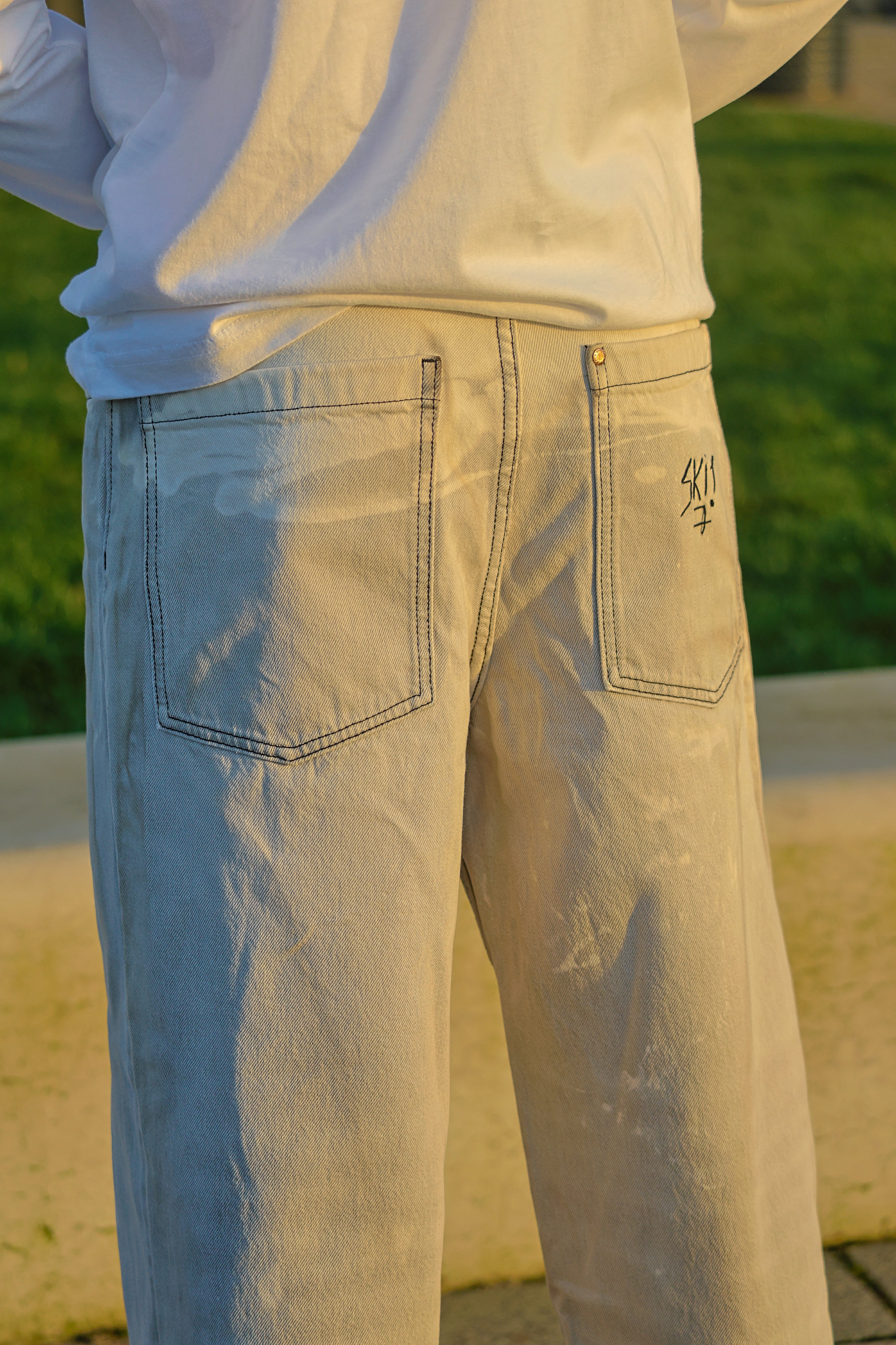 "VOIIID" jeans