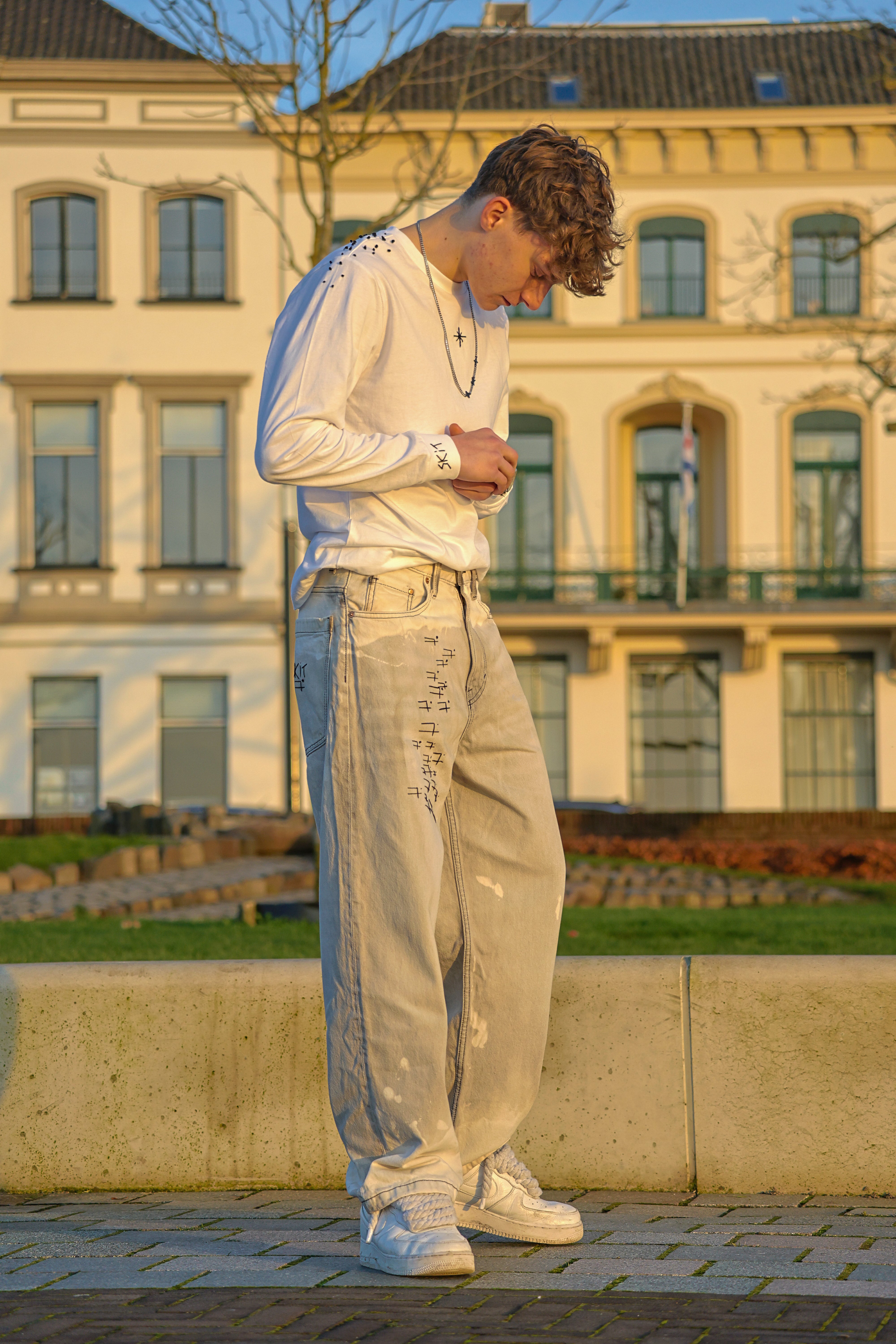 "VOIIID" jeans