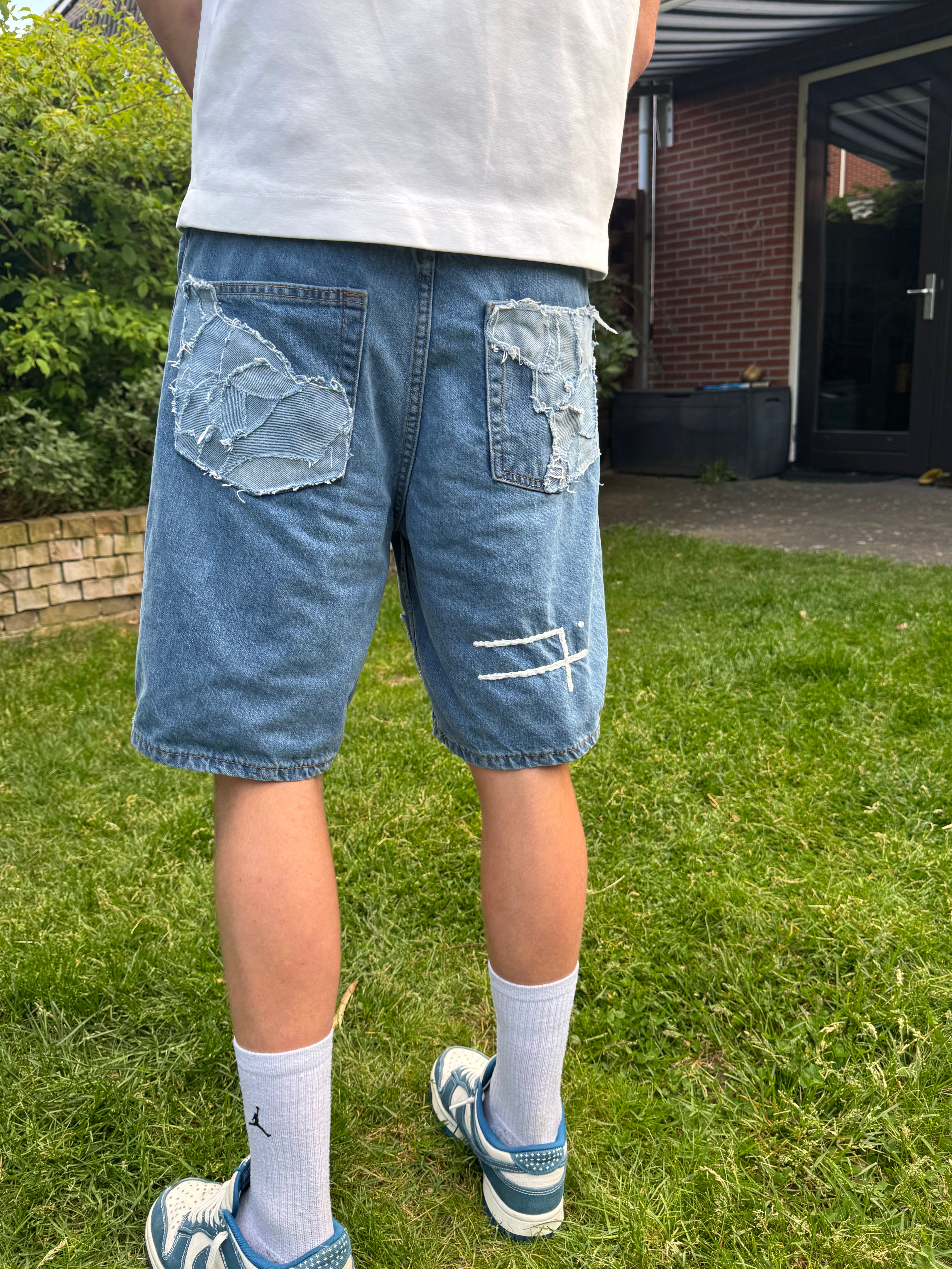 "TRIIIPLE DOT" jean shorts