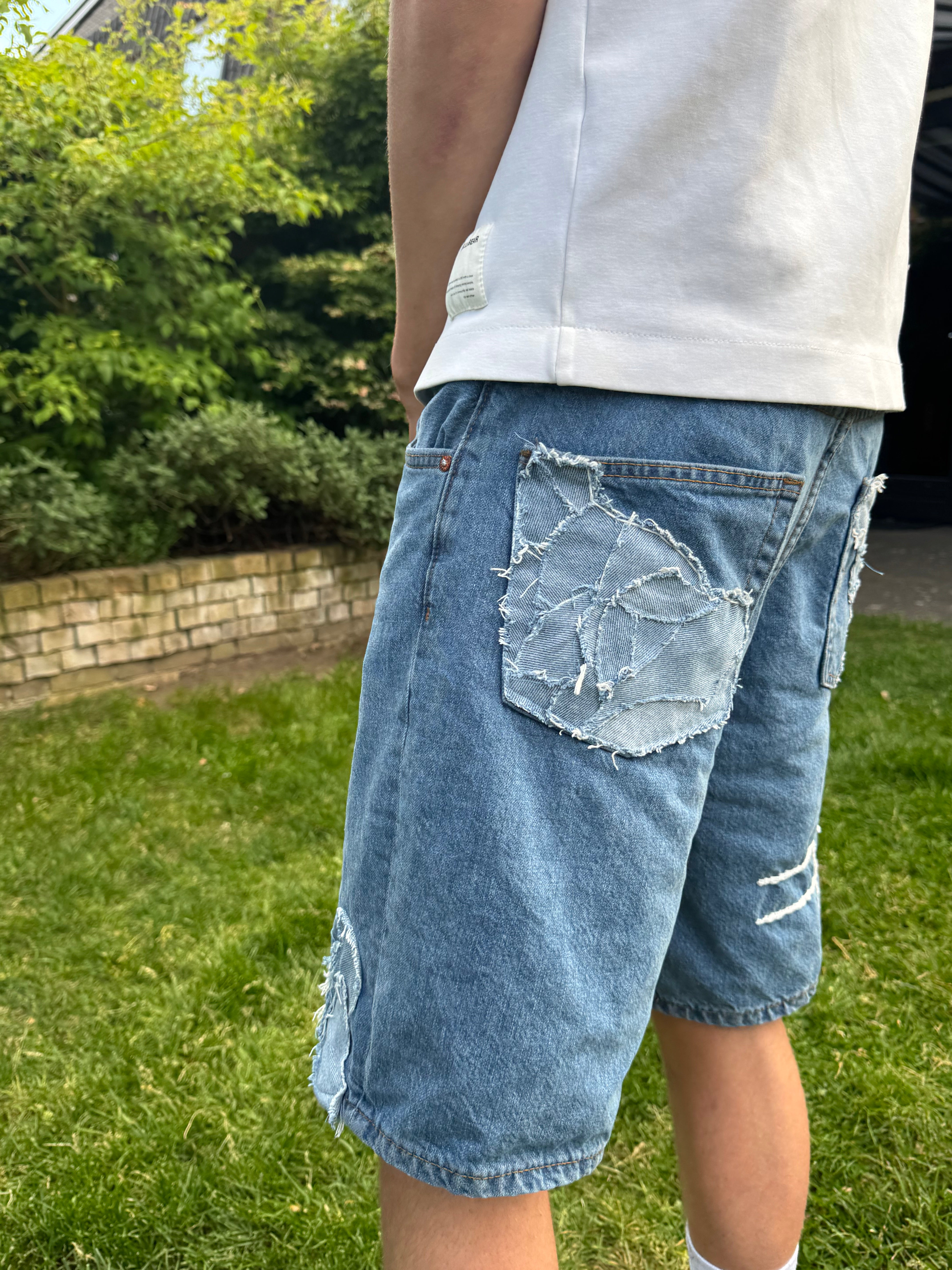 "TRIIIPLE DOT" jean shorts