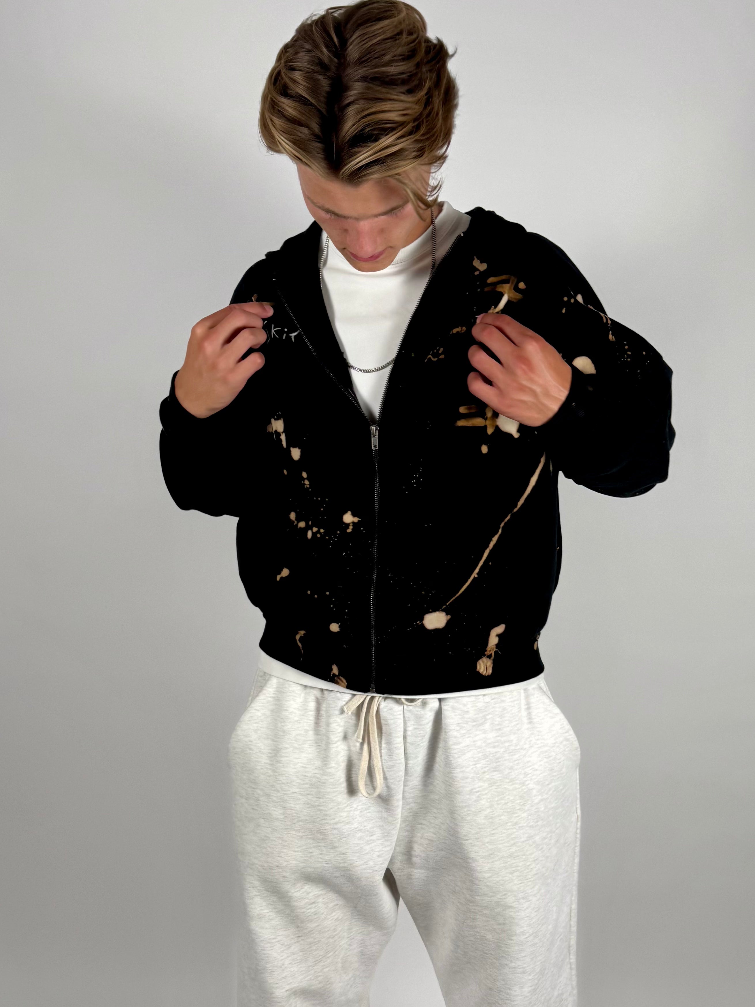 "SAVIIIOR" zip-hoodie