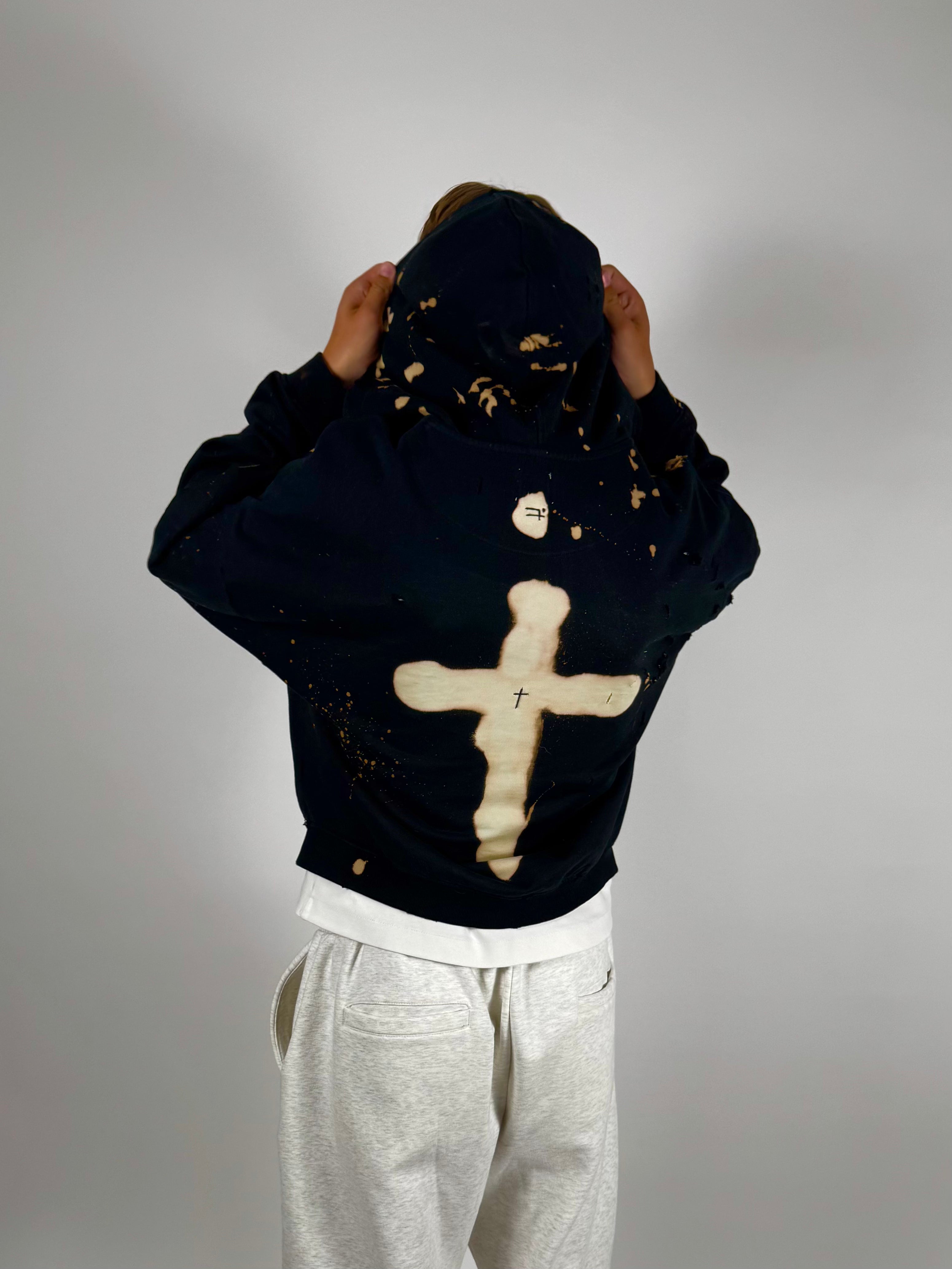 "SAVIIIOR" zip-hoodie