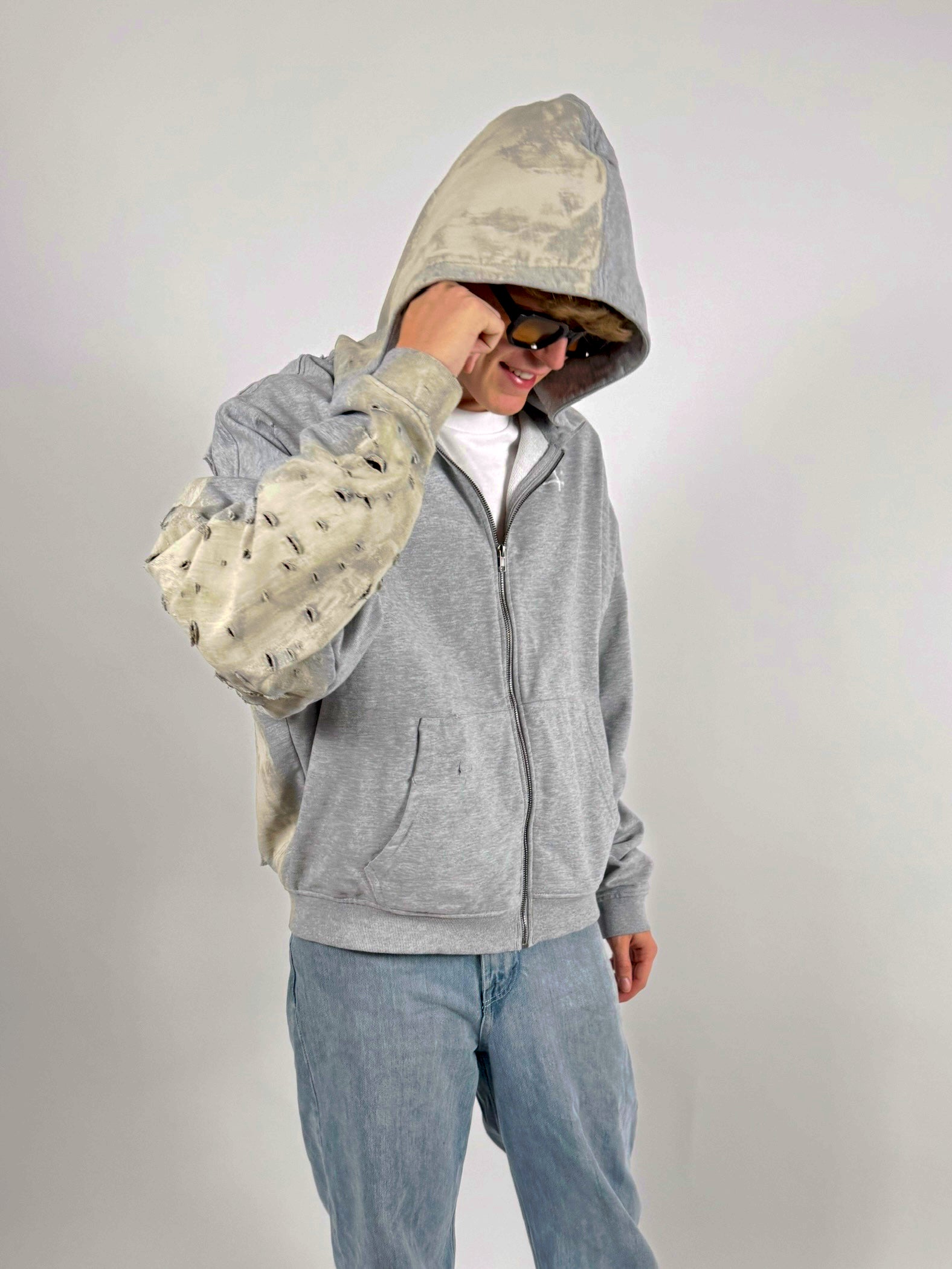 "SCRIIIPTED" zip-hoodie