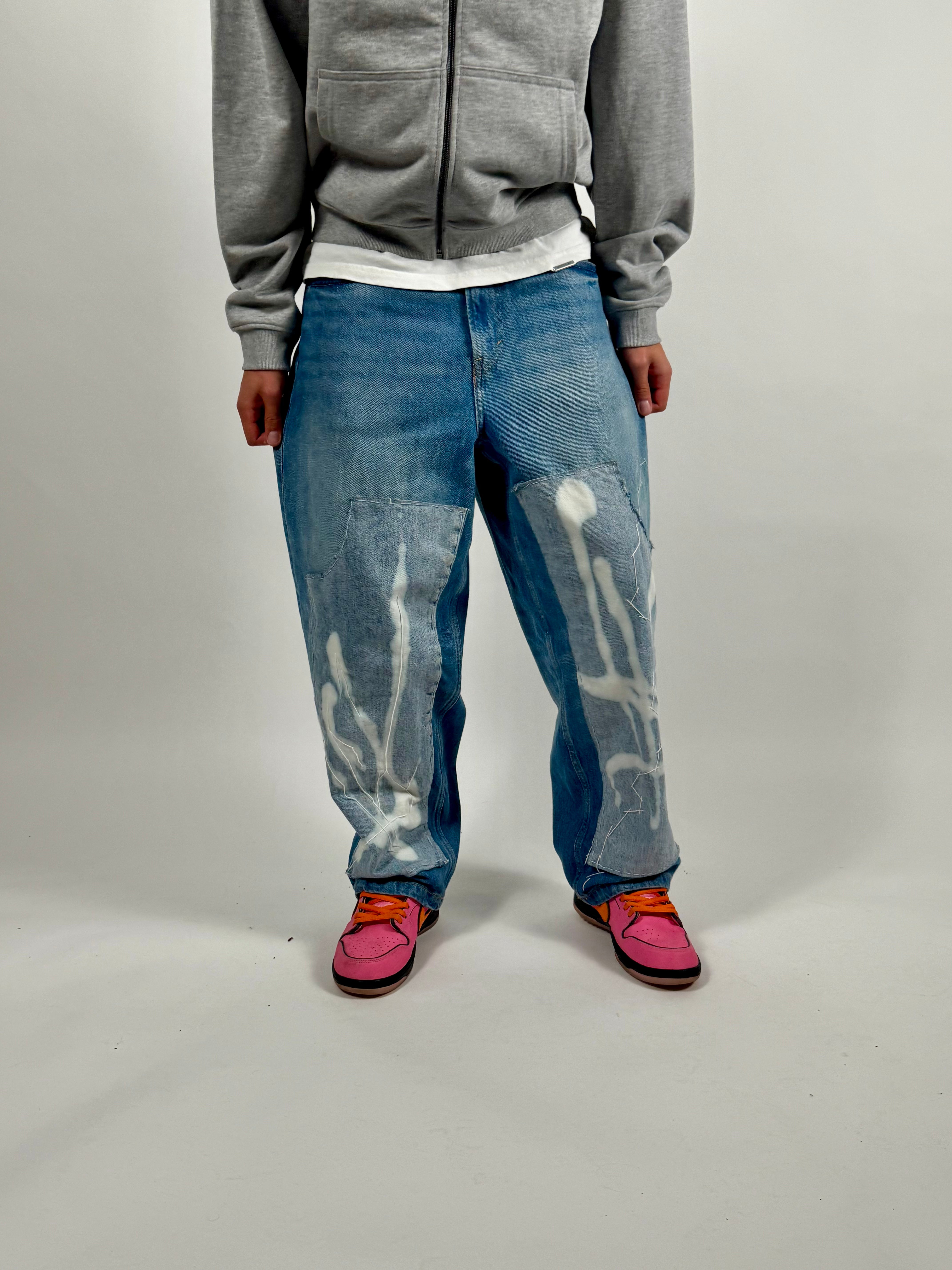 "INDECIIISIVE" jeans
