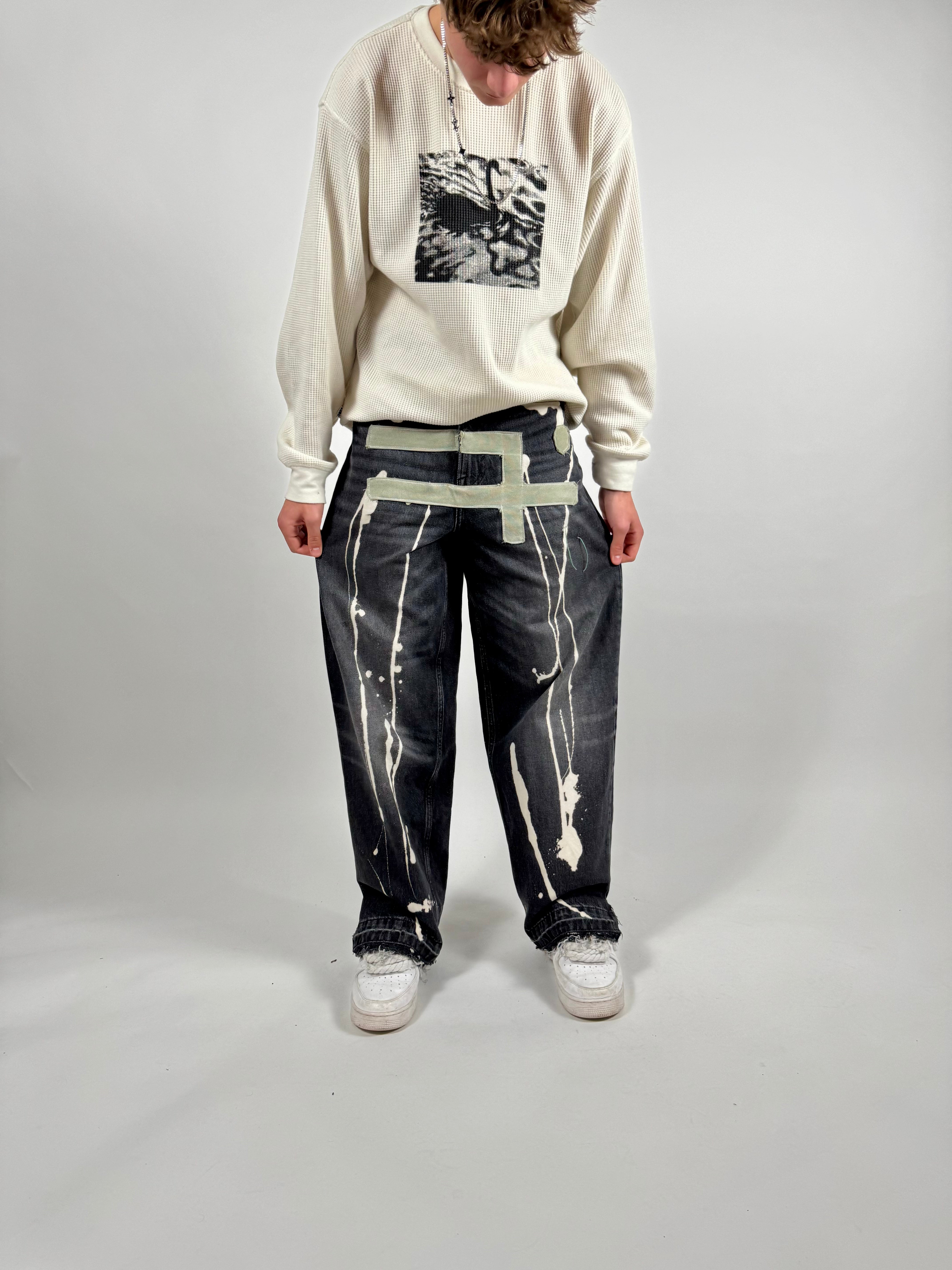 "DYSTOPIIIA" jeans