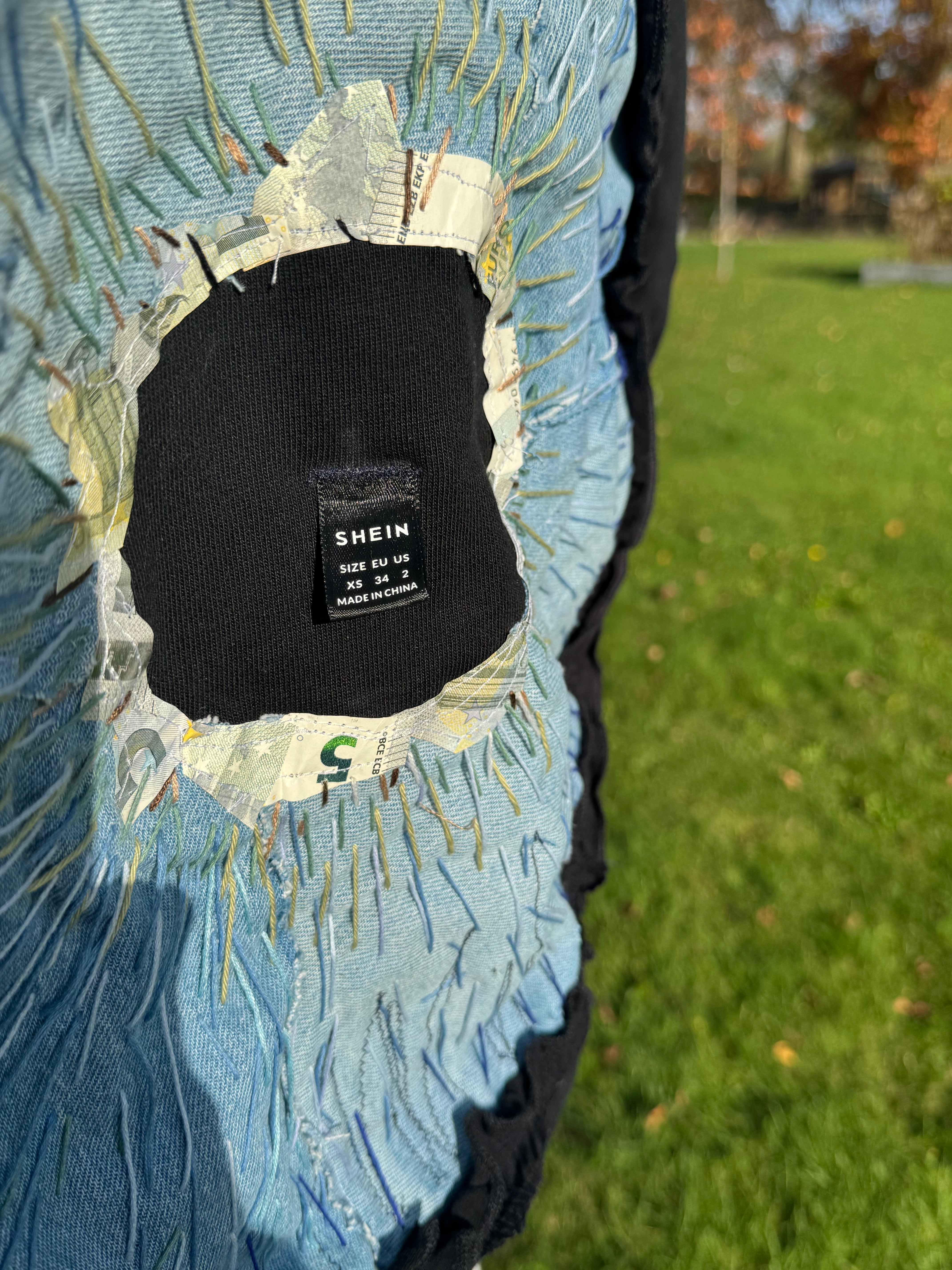 "IGNORANCE IS BLIIISS" zip-hoodie