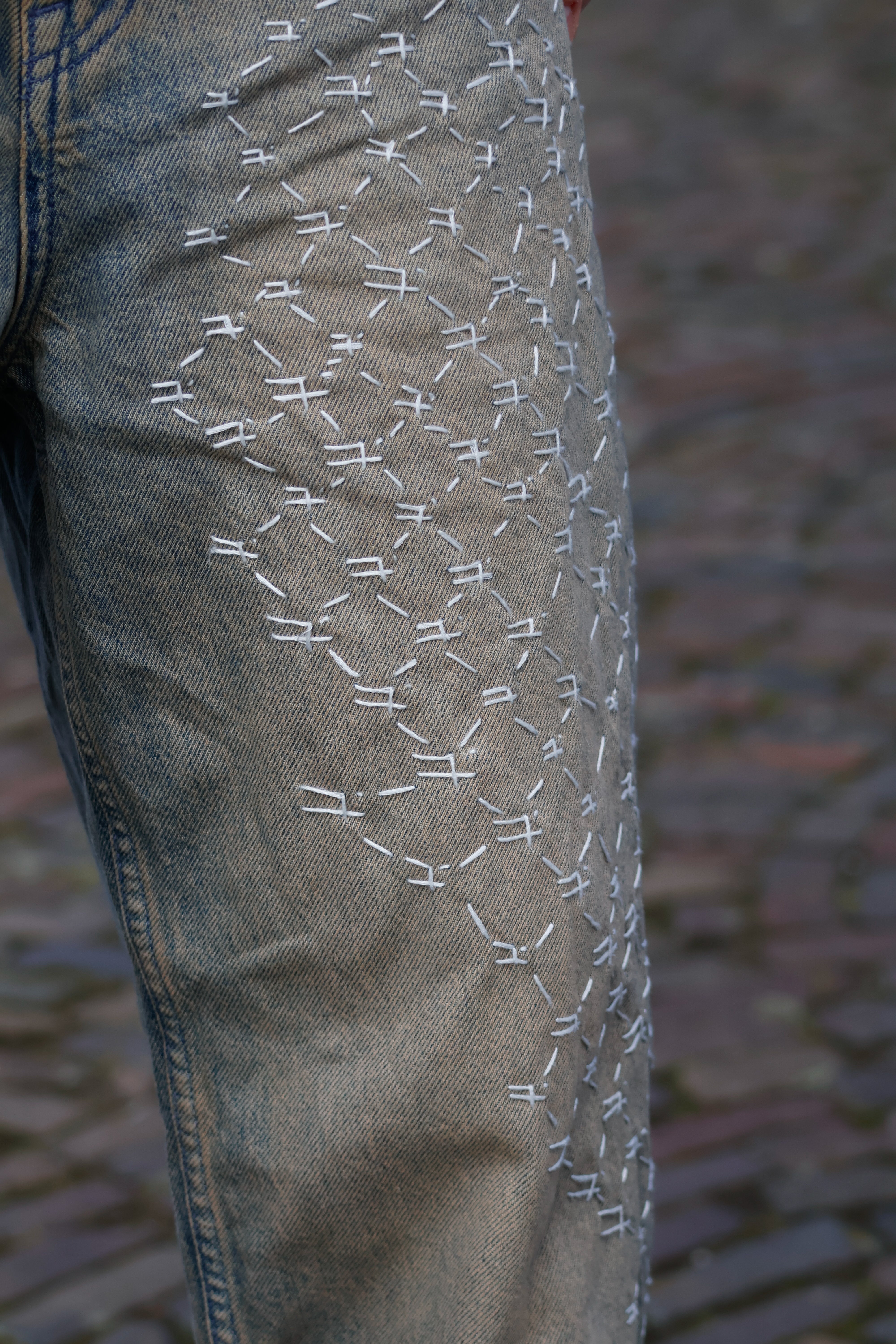 "TIIIMELESS" jeans