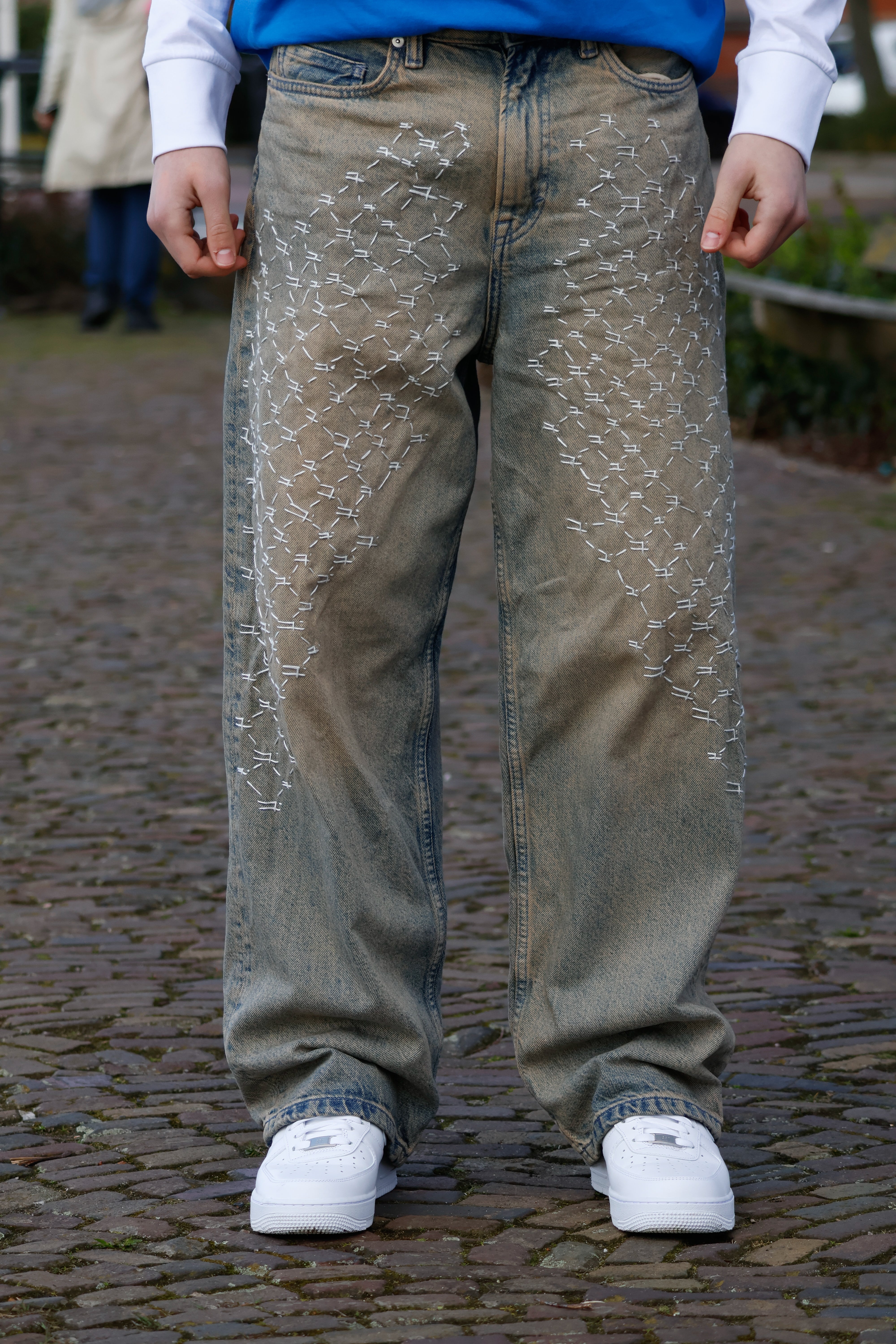 "TIIIMELESS" jeans