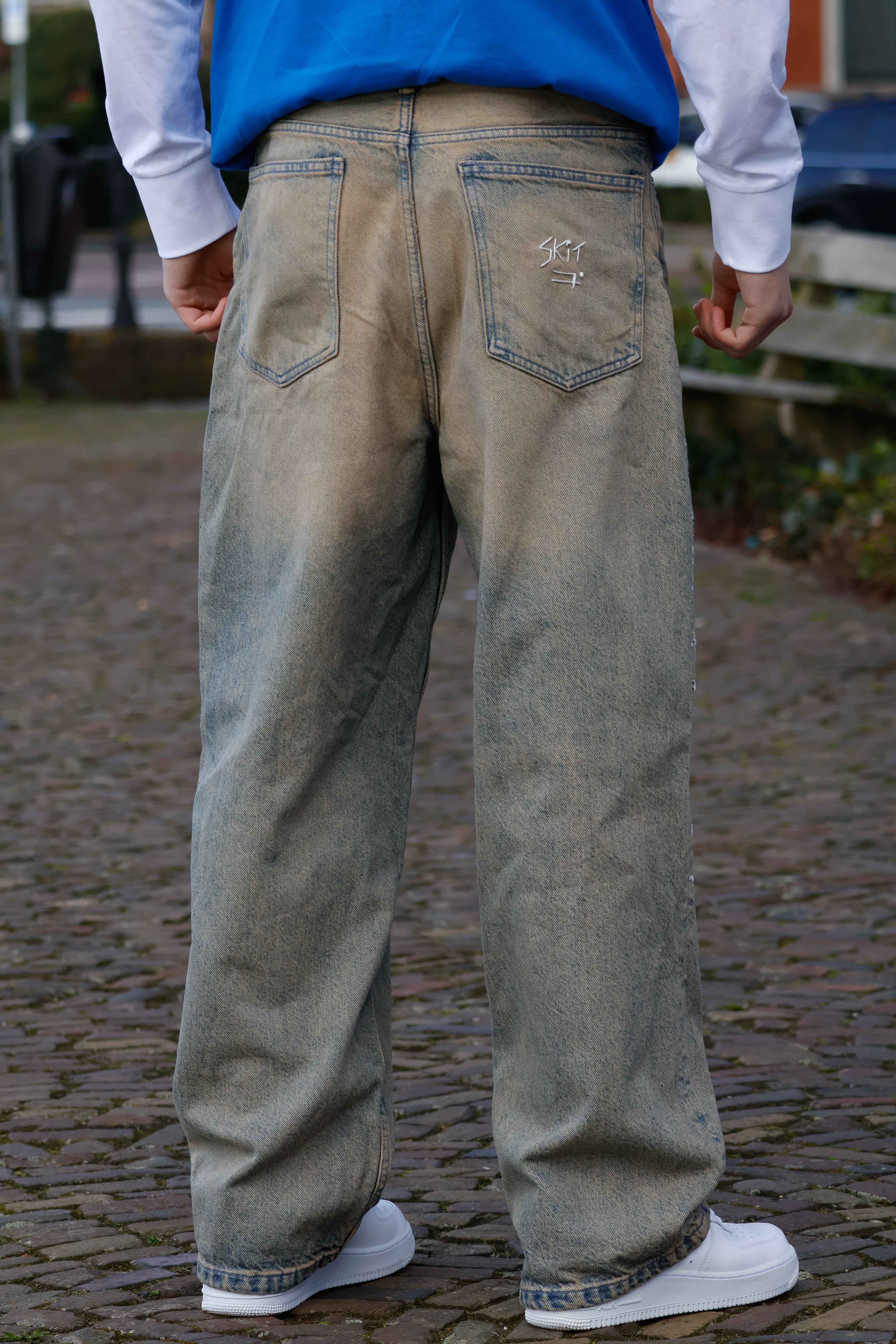 "TIIIMELESS" jeans