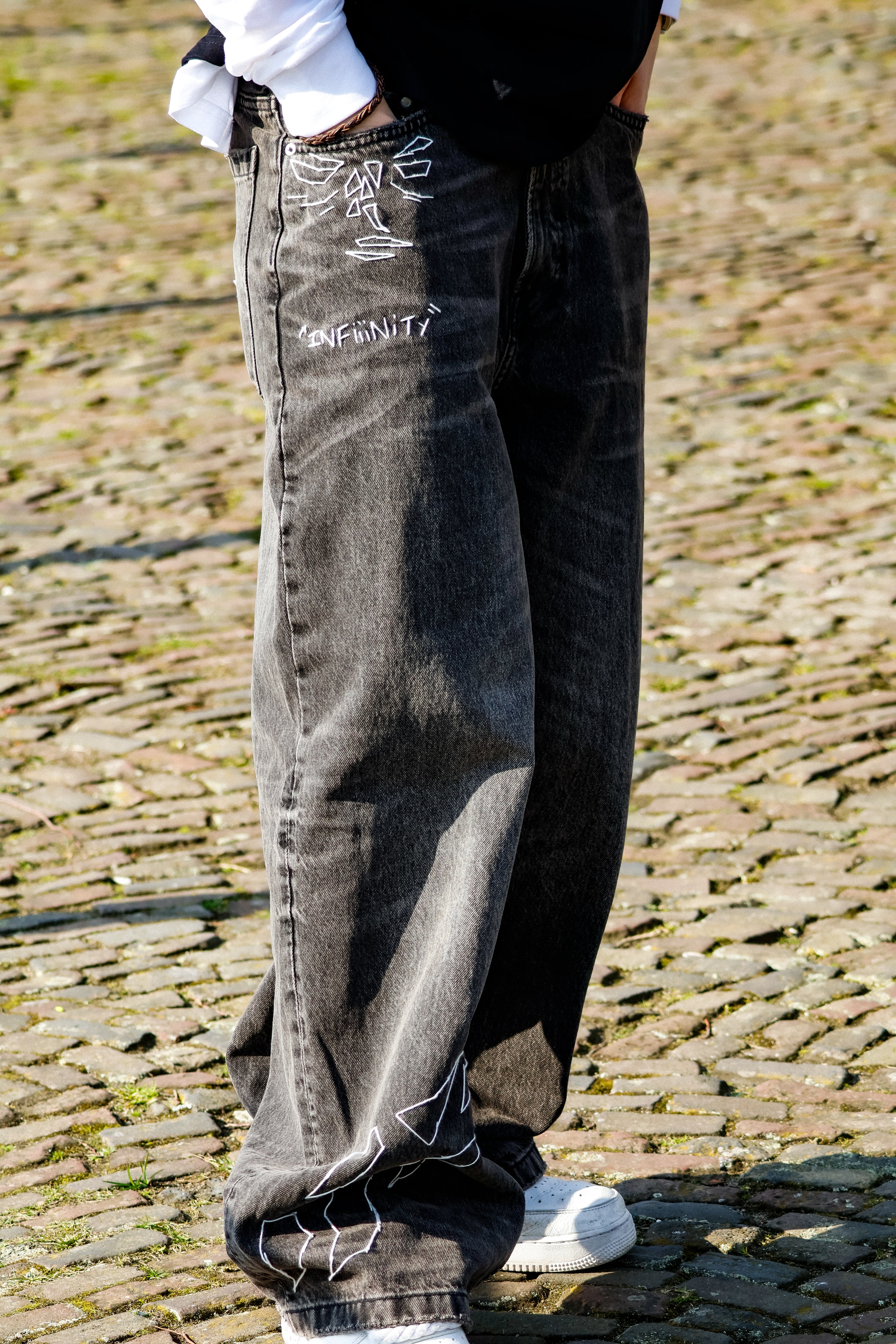 "LIIINGER" jeans