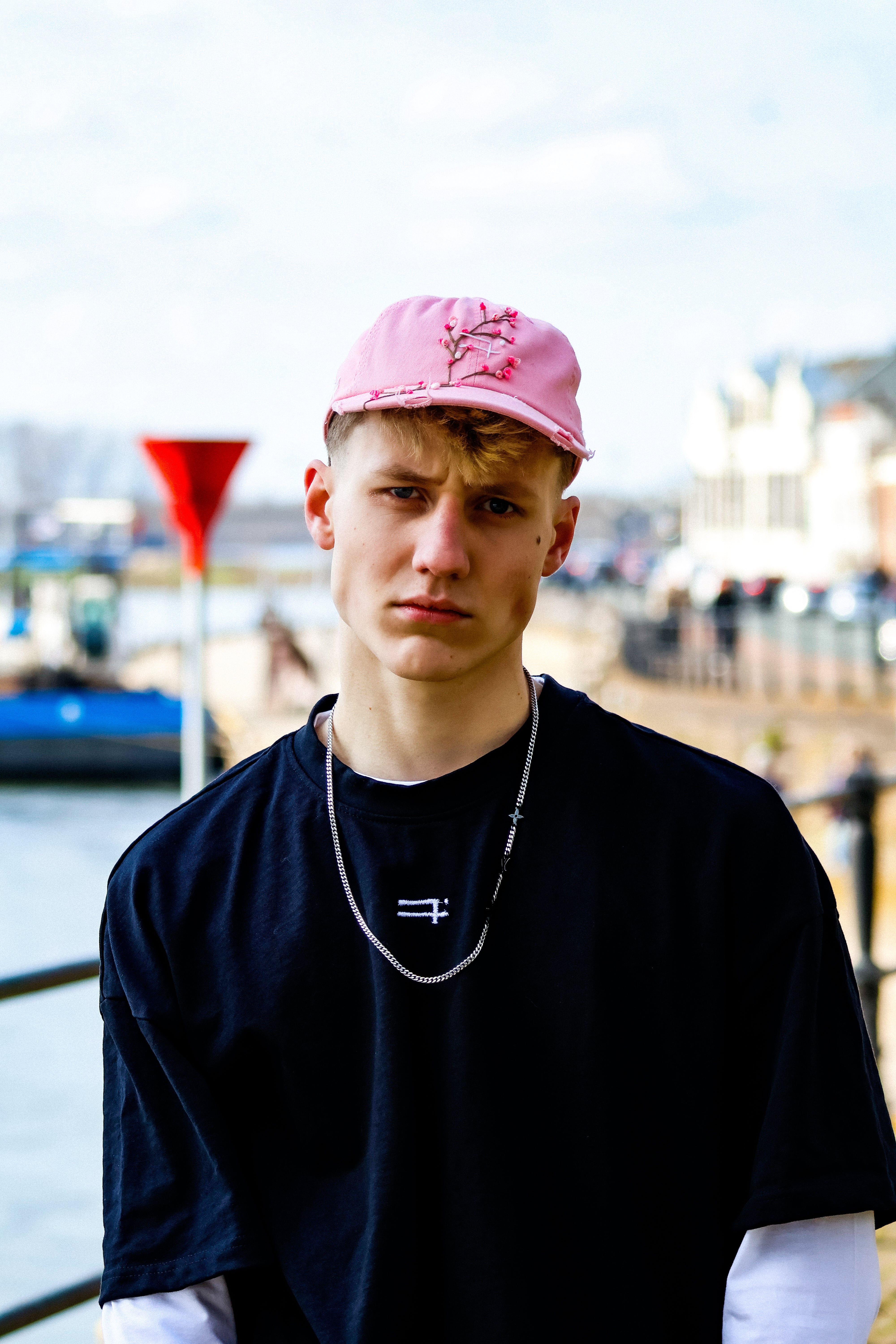 "RESIIISTANCE" cap