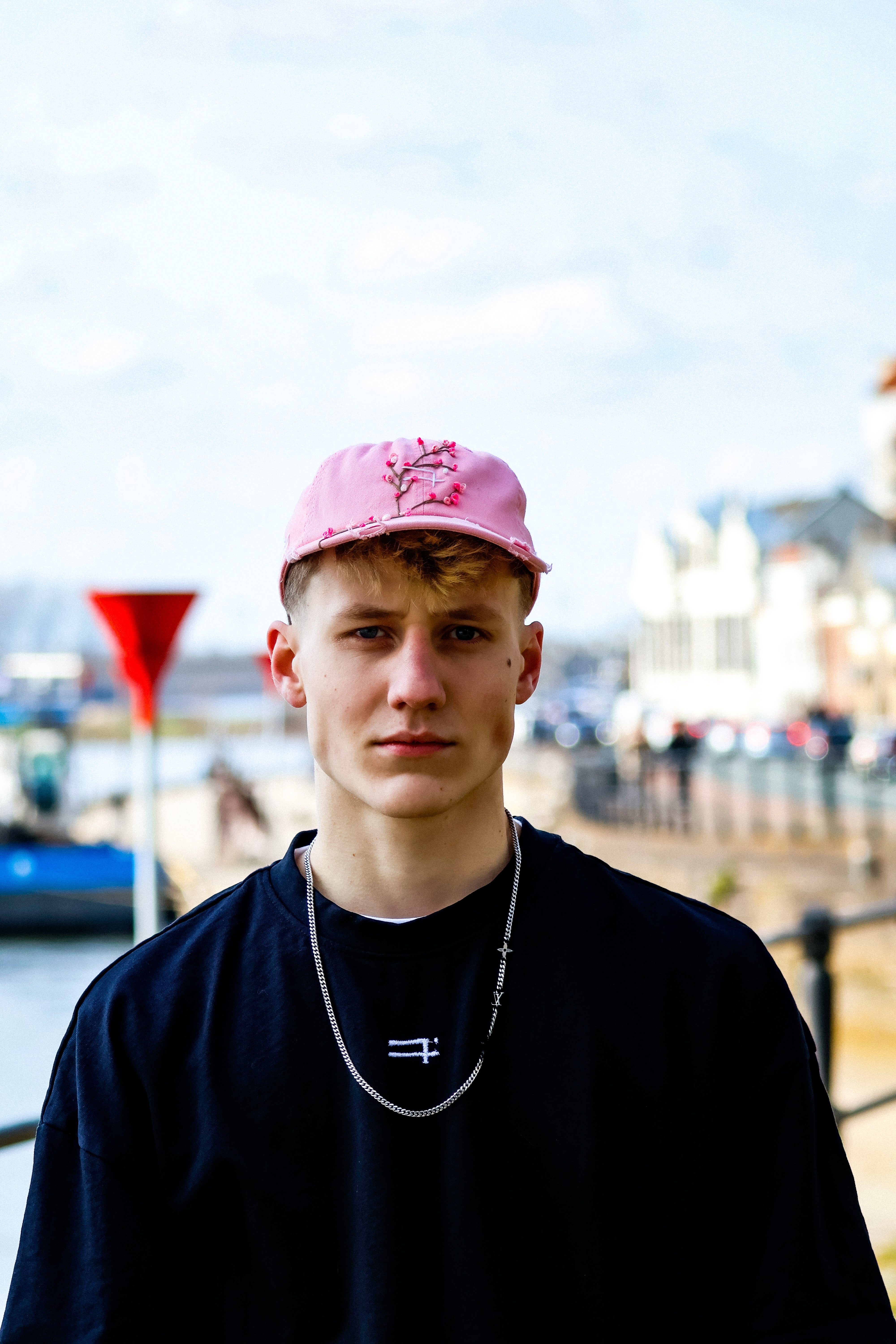 "RESIIISTANCE" cap