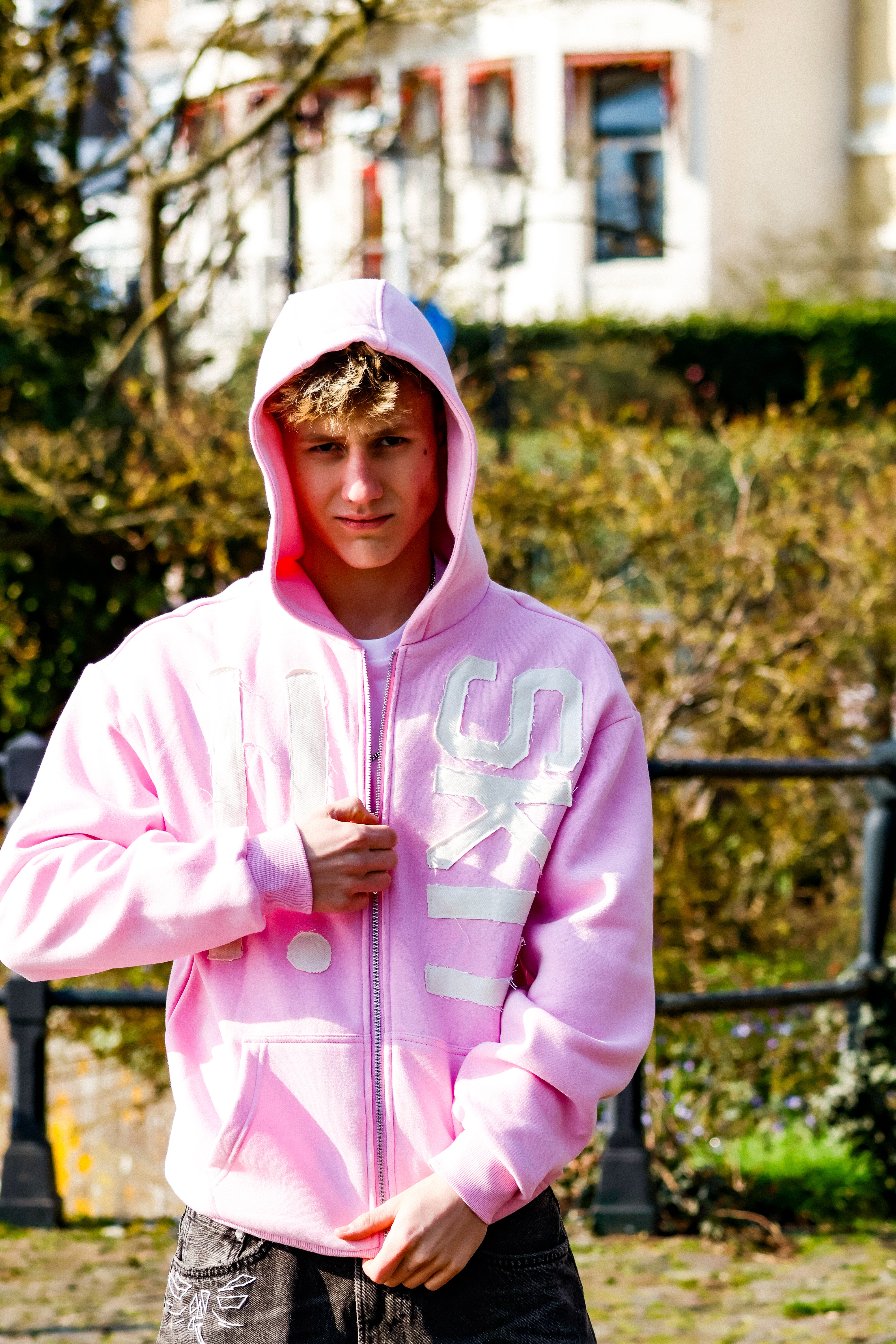 "SIDE TO SIIIDE" zip-hoodie